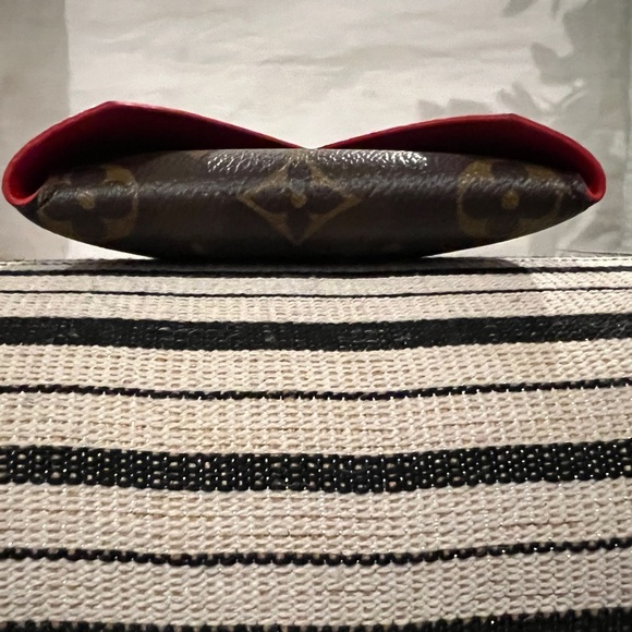 Louis Vuitton Medium Kirigami - Picture 5 of 8